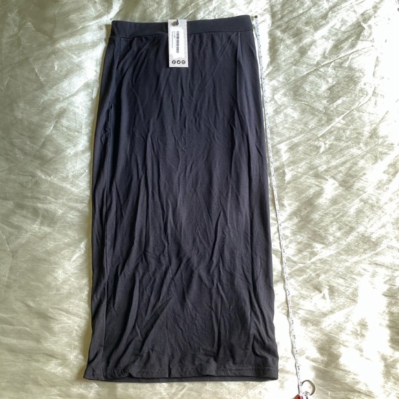 BUNDLE - 2 NWT Black midi pencil skirts from BooHoo - Picture 11 of 16